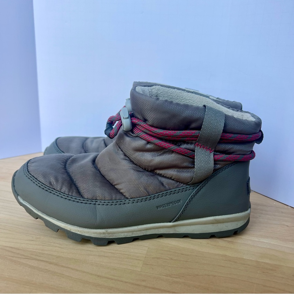Sorel Whitney Short Grey Waterproof Boots Women’s 7.5